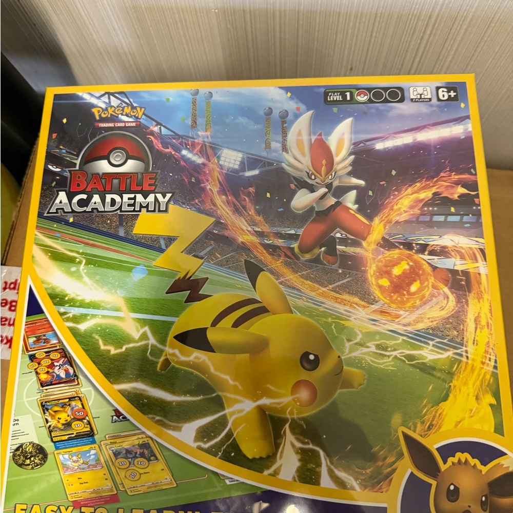 Pokémon Battle Academy 3 Board Game - Pikachu & Cinderace